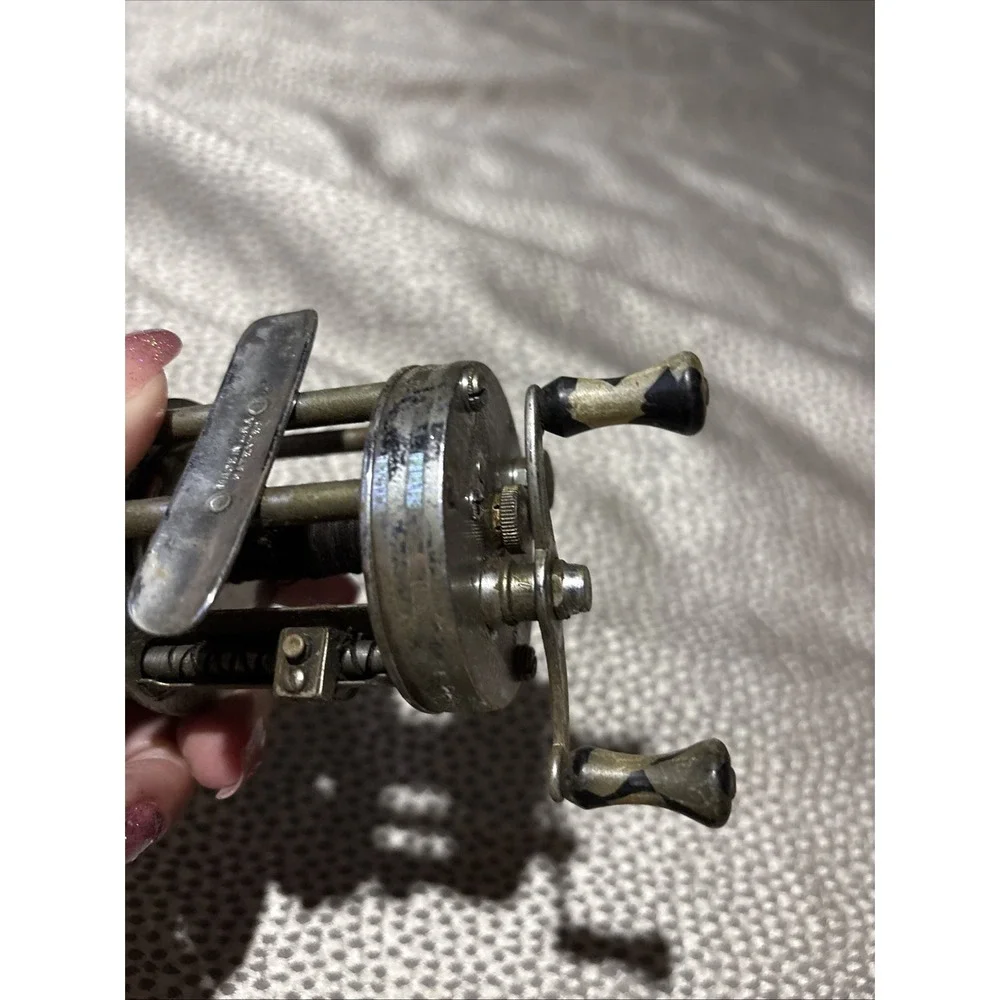 Vintage Shakespeare Criterion No. 1960 Model GE Casting Fishing Reel